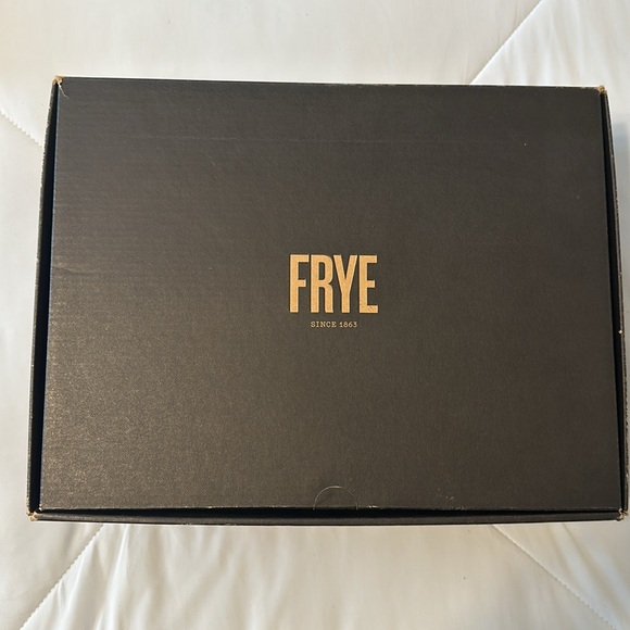 FRYE Phillip Harness Short Women’s Leather Boots Sz 10 EUC in cognac/brown - Picture 10 of 11